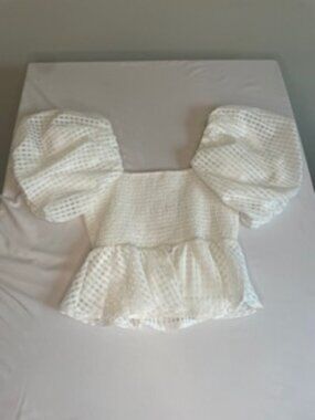 NWT -Entro Botique Brand White Summer Puff Sleeve Top